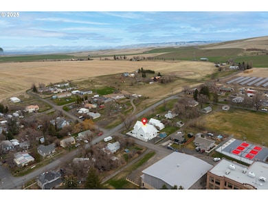 402 E Main St, Weston, OR 97886 - photo 6