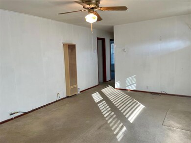 1619 Elizabeth St, Gainesville, TX 76240 - photo 7