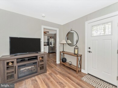 129 Cottage St, Waynesboro, PA 17268 - photo 4