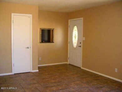 2010 11 08 LivingRoomClosetDoorPopcornHo