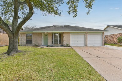 10102 Kirkglen Dr, Houston, TX 77089 - photo 3