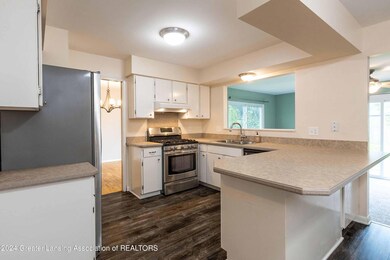 1010 Blanchette. Kitchen