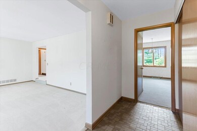 07-Entryway