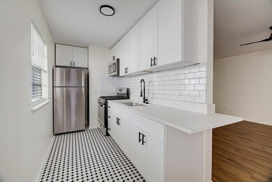 1915 Mcduffie St unit 1, Houston, TX 77019 - photo 2