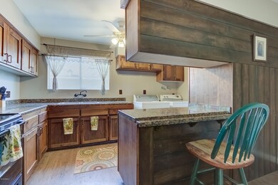 6039 W Pinchot Ave-10