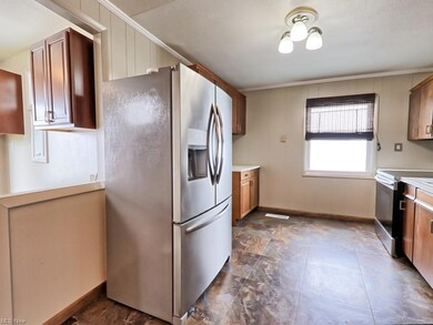 4120 Camden Ave, Lorain, OH 44055 - photo 5