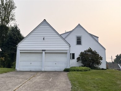 2828 Hastings Rd, Erie, PA 16506 - photo 2