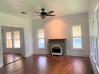 918 W Chestnut St, Denison, TX 75020 - photo 3