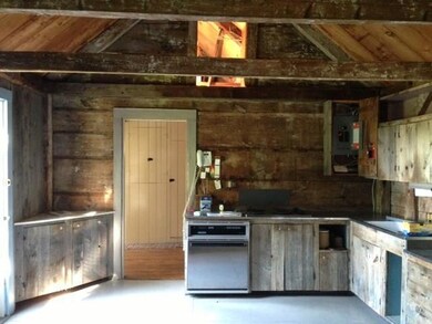 Rustic kitchen in el.