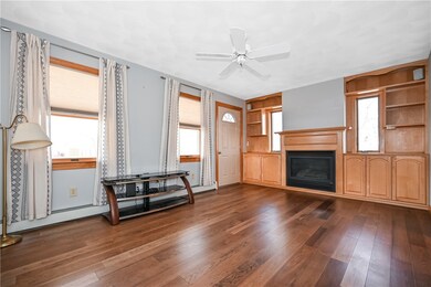 29 Fenner Ave, Riverside, RI 02915 - photo 3