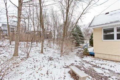 3413 Sycamore Ct NE, Cedar Rapids, IA 52402 - photo 2