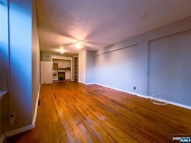 Linwood Park unit 4D, Fort Lee, NJ 07024 - photo 4