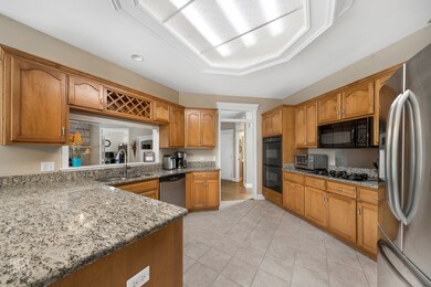 2537 Sutton Ln, Aurora, IL 60502 - photo 4