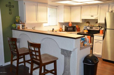 kitchen breakfast bar