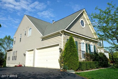 42245 Providence Ridge Dr, Chantilly, VA 20152 - photo 2