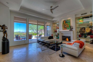 007_Living Room with Endless Views