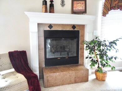 6011 Pebble Creek Dr, Floyds Knobs, IN 47119 - photo 6