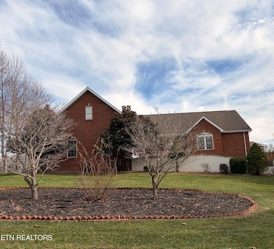 320 Iron Wood Cir, Crossville, TN 38571 - photo 2