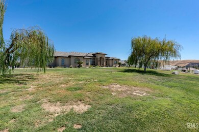 11035 Rio Mesa Dr, Bakersfield, CA 93308 - photo 4