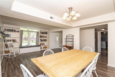 9907 Cranberry Cir, Fishers, IN 46038 - photo 7