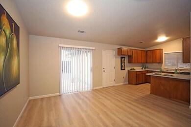 Kitchen/Dining Area