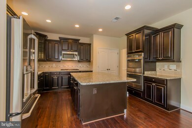 716 Highland Meadows Dr, Gambrills, MD 21054 - photo 2