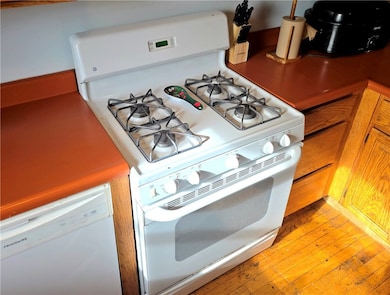 3102 Hazelhurst Ave, Pittsburgh, PA 15227 - photo 6