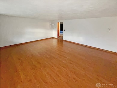 1215 Parkway Dr, Greenville, OH 45331 - photo 2