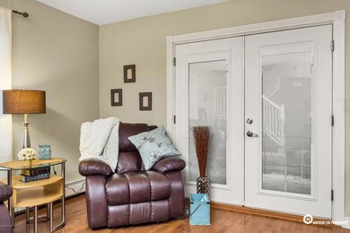 7_LivingPatioDoor