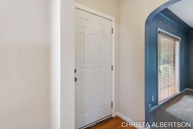 14-web-or-mls-1051 Short St NE Grand Rap