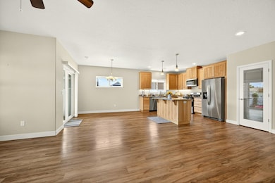 973 SW Blackberry Ln, Grants Pass, OR 97527 - photo 4