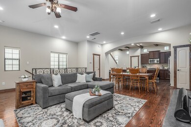Recessed LED lighting enlivens an Old-World verve.