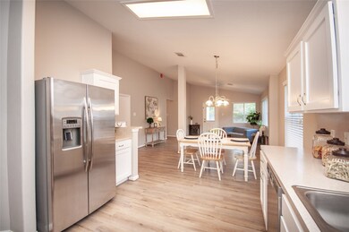 32330 Summer Park Ln, Conroe, TX 77385 - photo 7