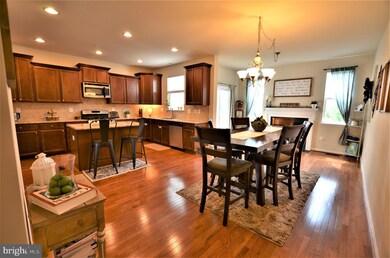 7082 Ingrahm Dr, Glen Burnie, MD 21060 - photo 2