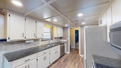 3219 Blue Sage Dr, Woodward, OK 73801 - photo 3