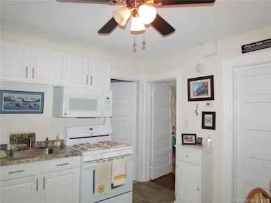 121 Culvert St, Torrington, CT 06790 - photo 2