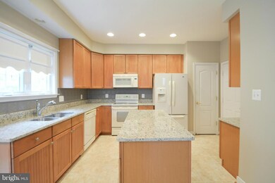 5614 Northton Ct, Woodbridge, VA 22193 - photo 6
