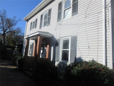 Front View & Driveway