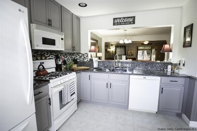 68 Argent Dr, Highland, NY 12528 - photo 4