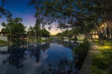 9213 Tudor Dr unit B104, Tampa, FL 33615 - photo 2