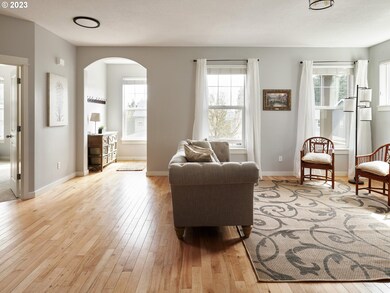Living Room/Entrance
