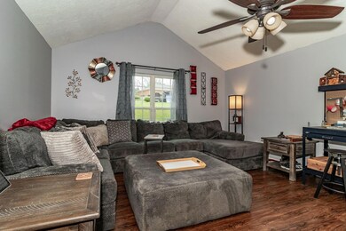 6-web-or-mls-3851 CREST DR (c)-2381