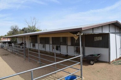 13+ HORSE STALLS