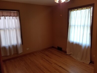 2001 Waverly Place, Waukegan, IL 60085 - photo 5