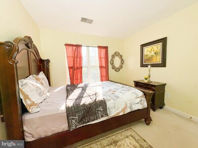 2016 Wheaton Haven Ct unit ROOM ONLY, Silver Spring, MD 20902 - photo 2