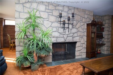 2901 Gillespie Dr, Dunbar, WV 25064 - photo 5