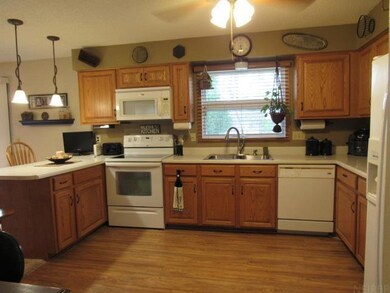 458 W 7th St, Monticello, IA 52310 - photo 3