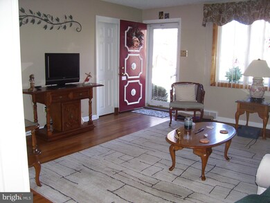 524 Crotzer Ave, Folcroft, PA 19032 - photo 7