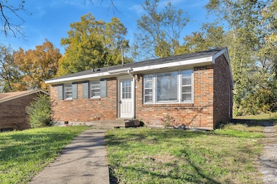 1221 Poplar St, Clarksville, TN 37040 - photo 5