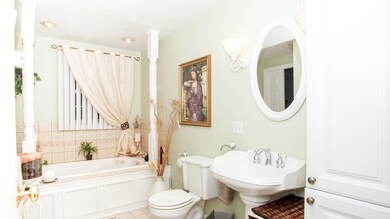 8 Admiral Point Dr, South Dartmouth, MA 02748 - photo 7